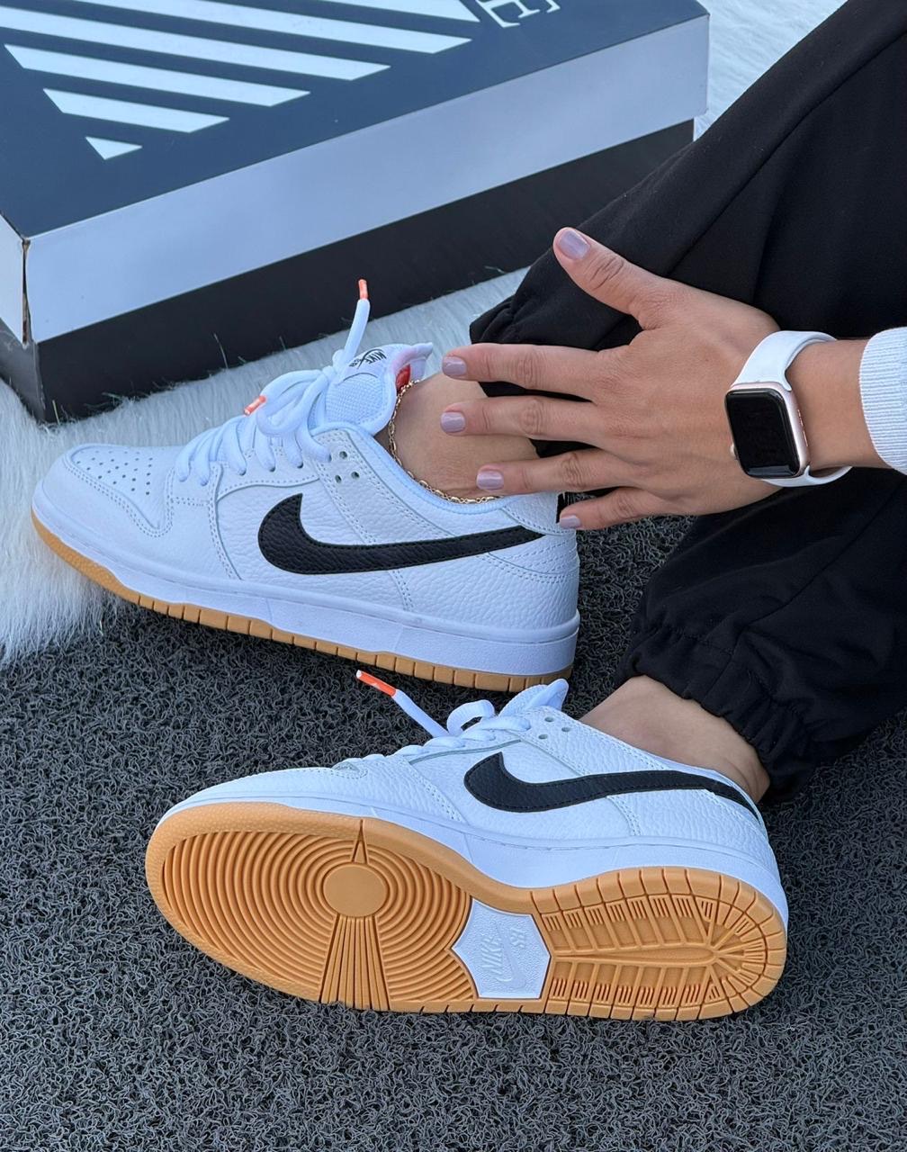 Nike SB Dunk Low Blanco
