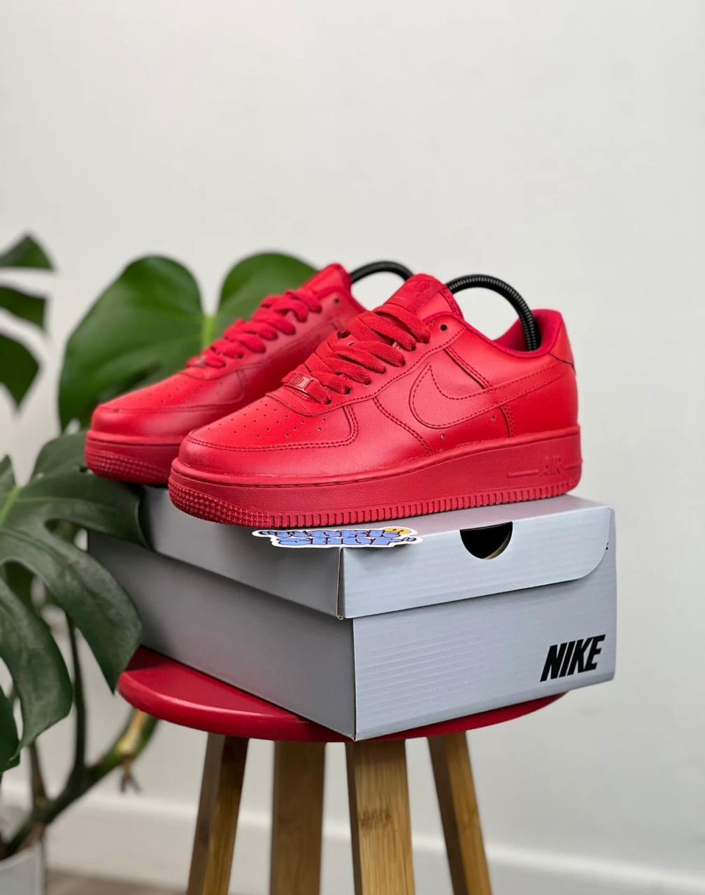 Nike Air Force 1 Rojo