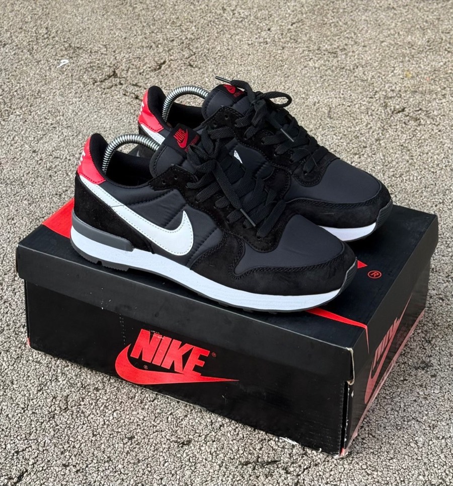 Nike International Negro