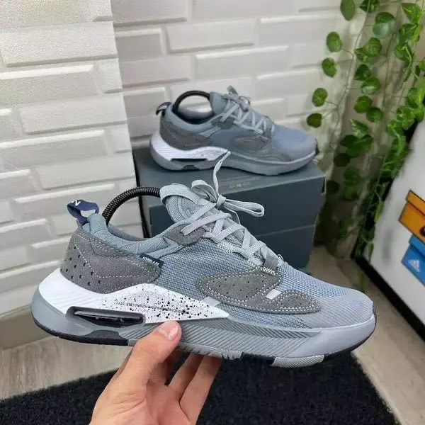 Nike Jordan Cadence Gris Gris