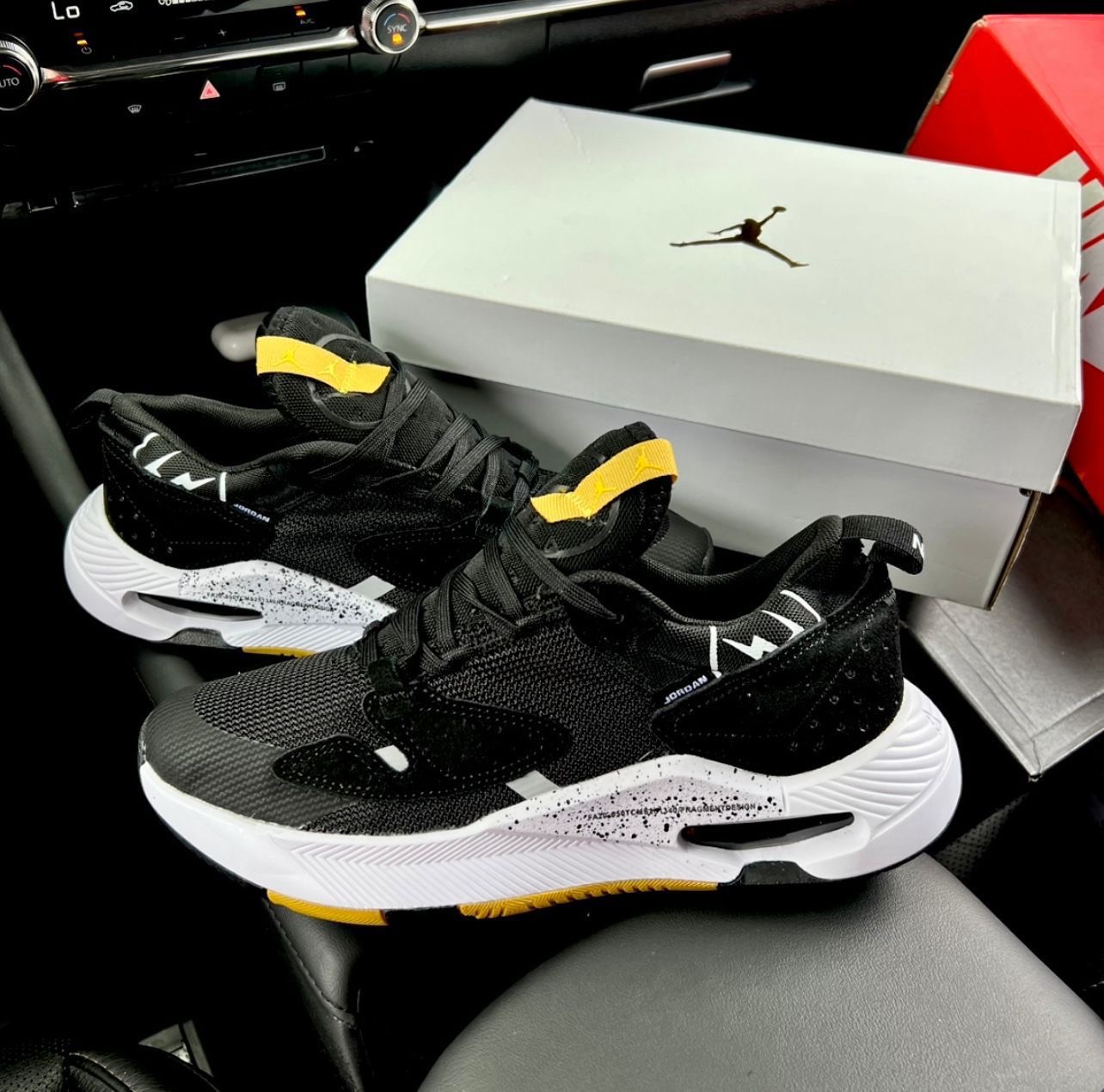Nike Jordan Cadence Gris Negros