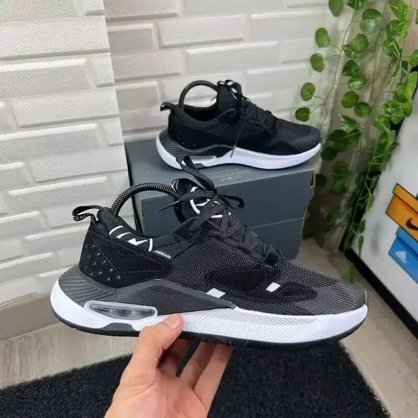 Nike Jordan Cadence Negro