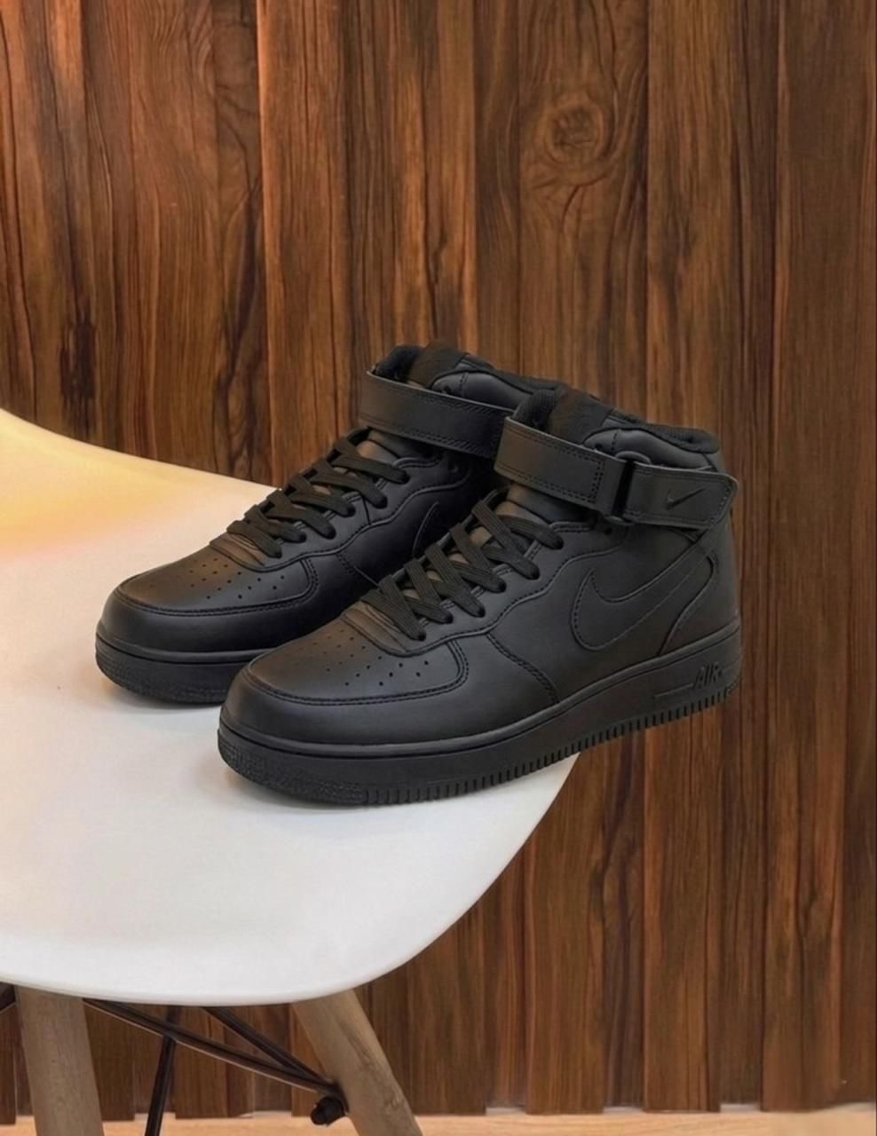 Nike Air Force 1 Mid Negro