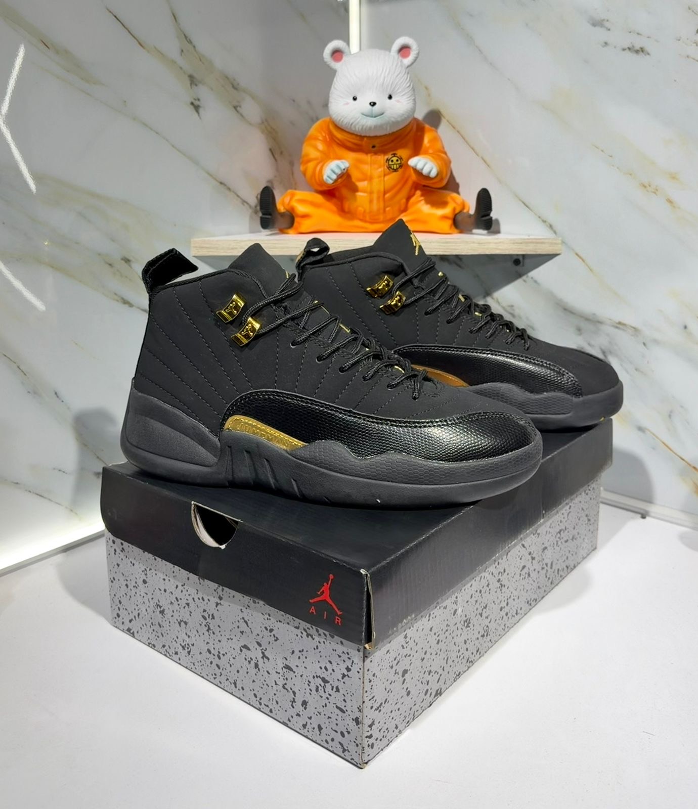 Nike Air Jordan Retro 12 Negro Dorado